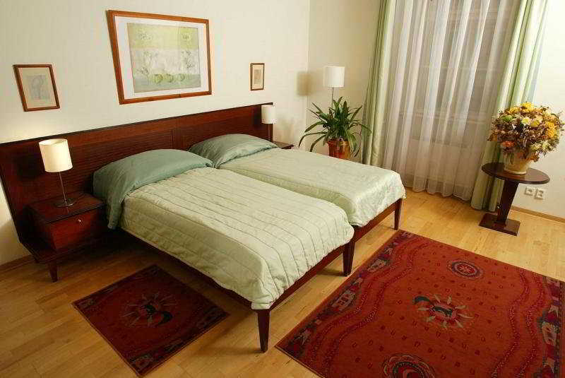 Cerna Liska Hotell Prag Exteriör bild