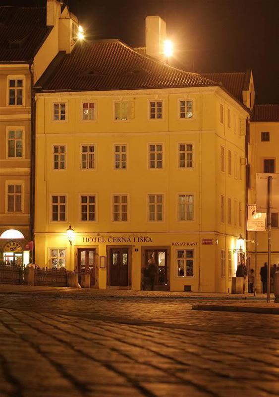 Cerna Liska Hotell Prag Exteriör bild