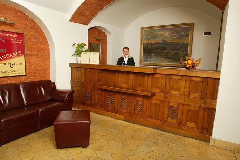 Cerna Liska Hotell Prag Exteriör bild